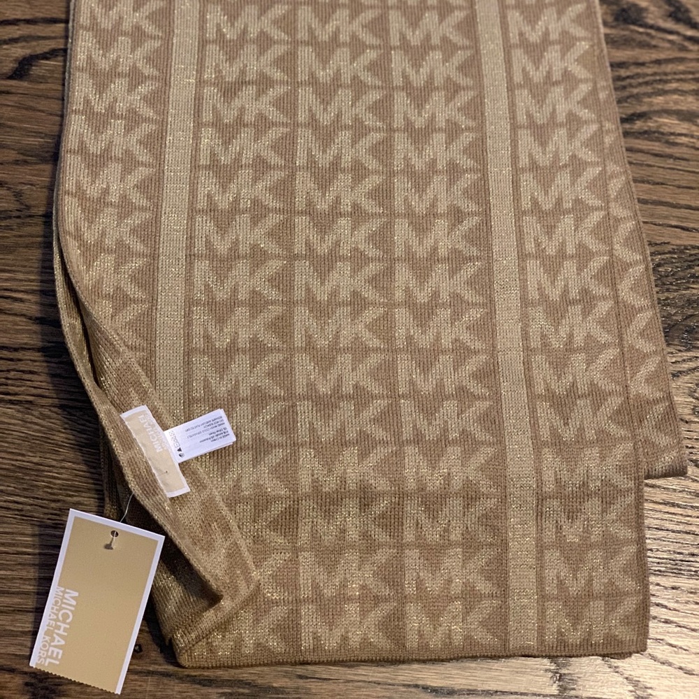 Michael kors scarf